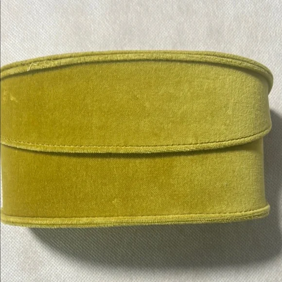 Gucci Green Velvet Belt with Luxurious Plush Finish Gucci Green/Red Fabric Web Buckle Belt 90CM | eBay main image 4